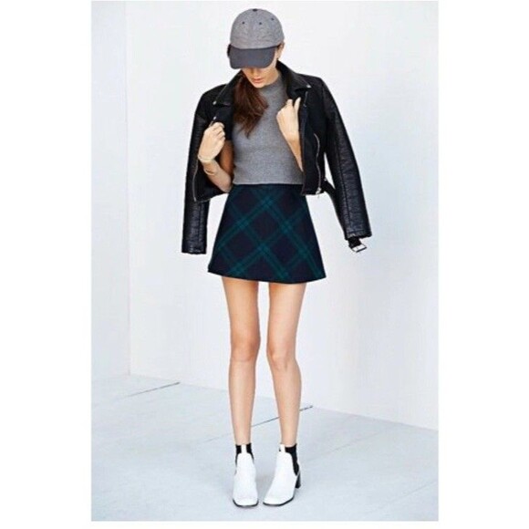 Silence + Noise UO Cher  Green Plaid Mini Skirt~Size 6/ Small - Picture 4 of 16
